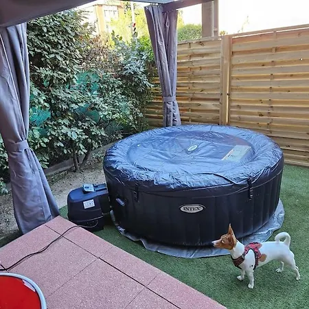 Апартаменты Garden Plazza Jacuzzi Prive *